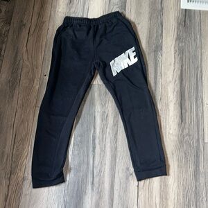 Nike boys jogger sweat pants size medium!